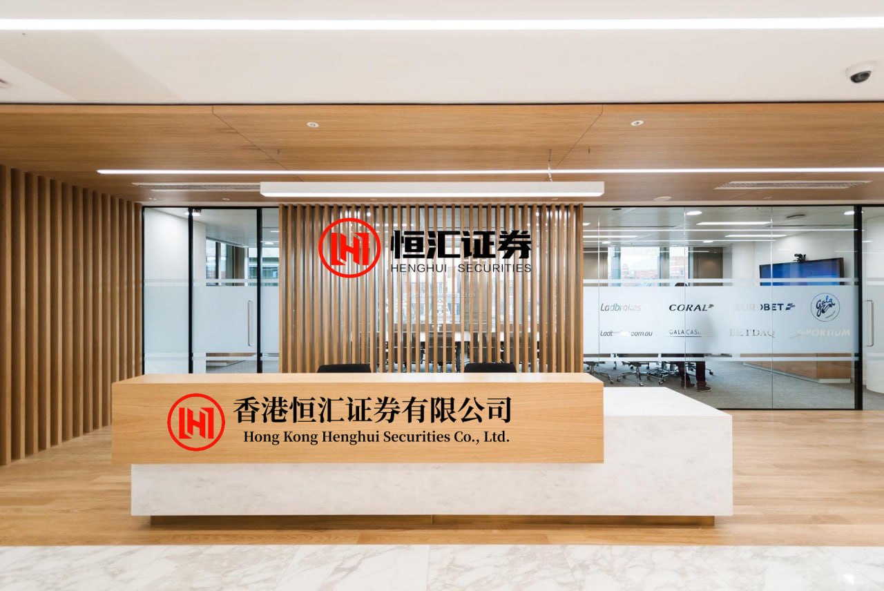 桥宜速配 涉水骑行风险高，顺义消防连续处置两起群众积水被困险情